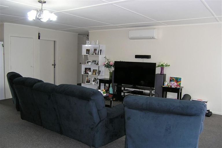Photo of property in 1 Keys Street, Elderslea, Upper Hutt, 5018