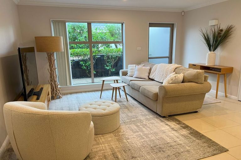 Photo of property in 88 San Marino Drive West, Henderson, Auckland, 0612