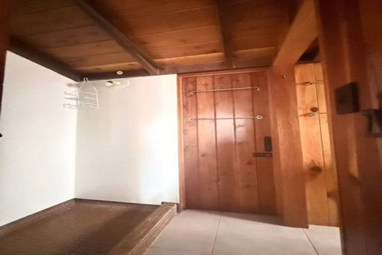 Photo of property in 7b The Esplanade, Eastern Beach, Auckland, 2012