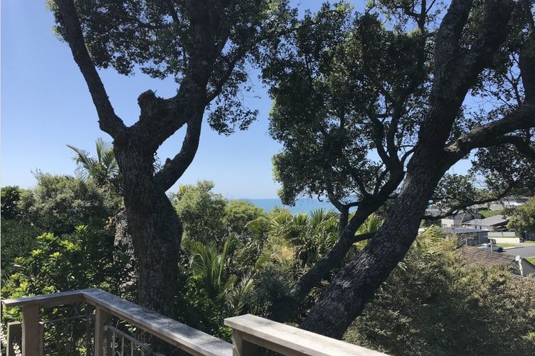 Photo of property in 30 Glenelg Road, Red Beach, 0932