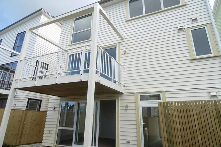 Photo of property in 32 Stephen Avenue, Henderson, Auckland, 0610
