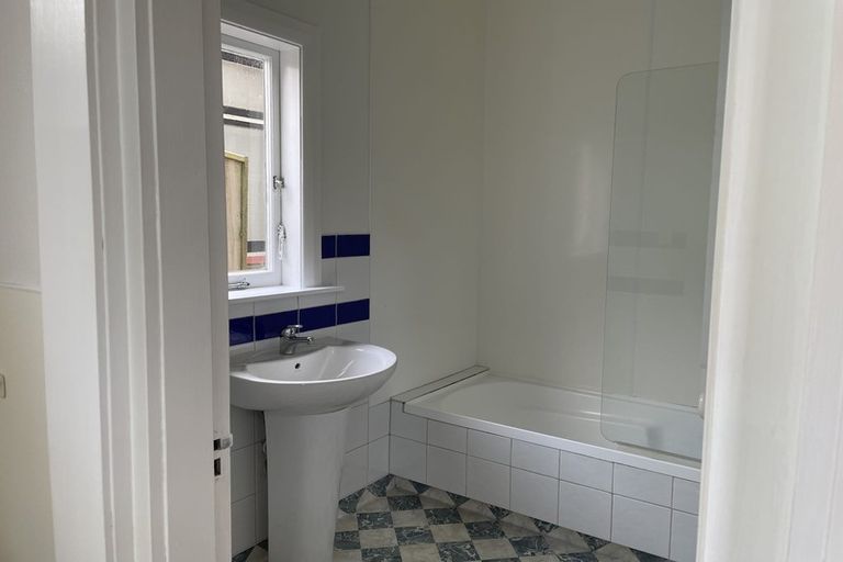 Photo of property in 335 Adelaide Road, Newtown, Wellington, 6021