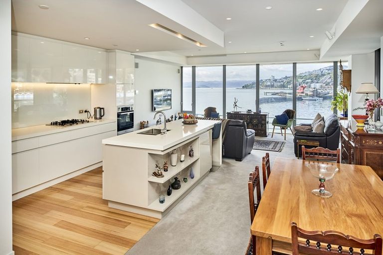 Photo of property in Clyde Quay Wharf, 1a/8 Clyde Quay Wharf, Te Aro, Wellington, 6011