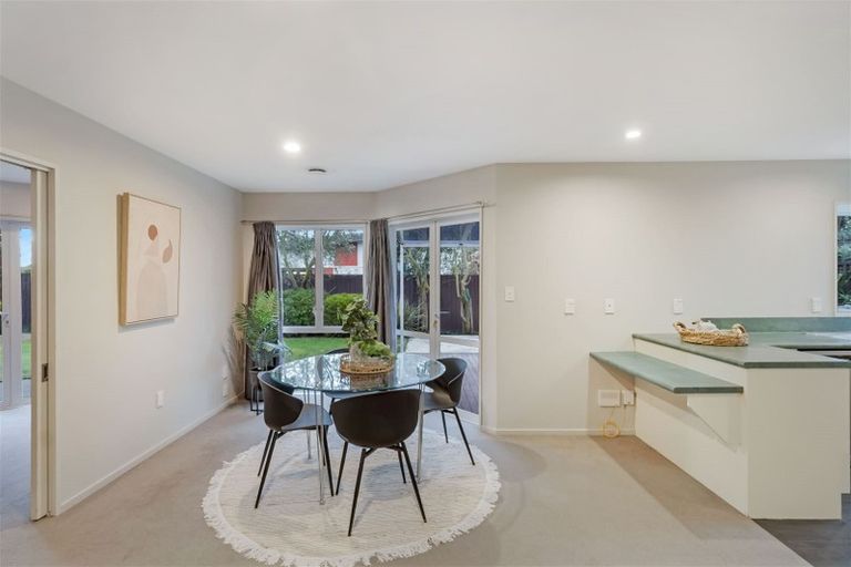 Photo of property in 5/37 Avonhead Road, Avonhead, Christchurch, 8042