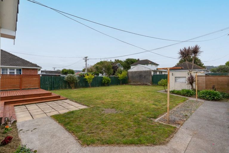 Photo of property in 27 Hewer Crescent, Naenae, Lower Hutt, 5011