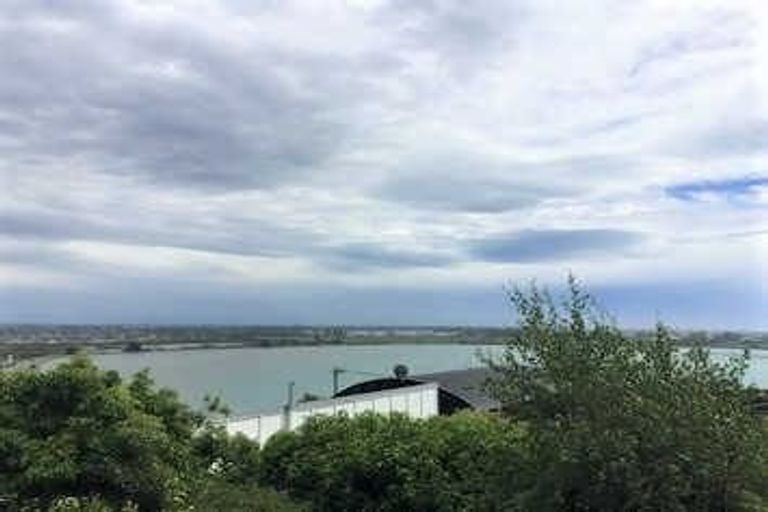 Photo of property in 29a Cannon Hill Crescent, Mount Pleasant, Christchurch, 8081