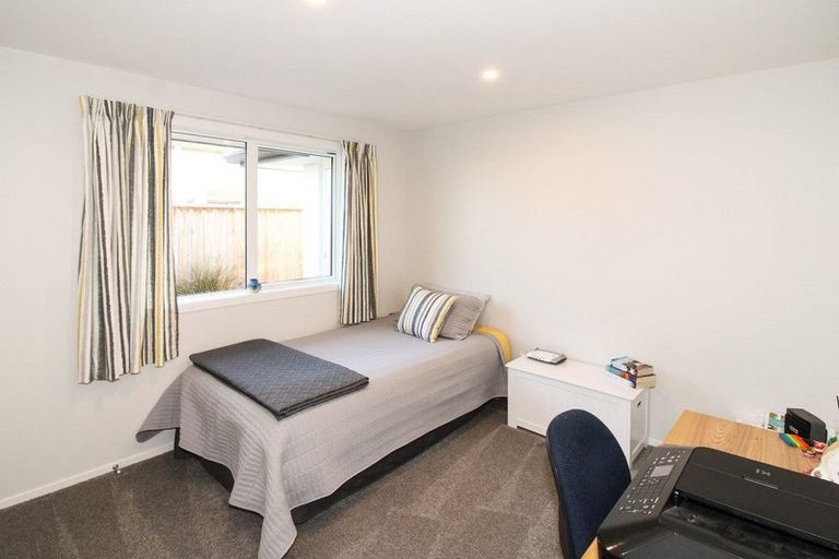 Photo of property in 28 Feist Street, Carterton, 5713