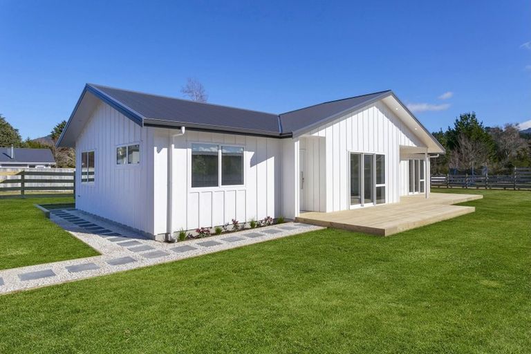 Photo of property in 28 Ngahana Place, Turangi, 3334