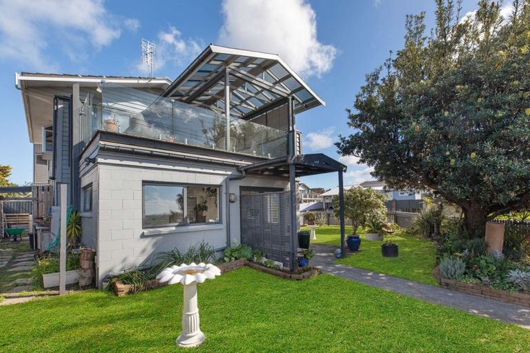 Photo of property in 2a Redwood Drive, Massey, Auckland, 0614