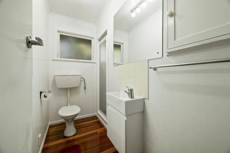 Photo of property in 20 Ingle Avenue, Waipahihi, Taupo, 3330