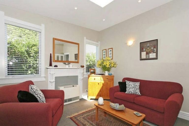 Photo of property in 8 Miro Street, Eastbourne, Lower Hutt, 5013