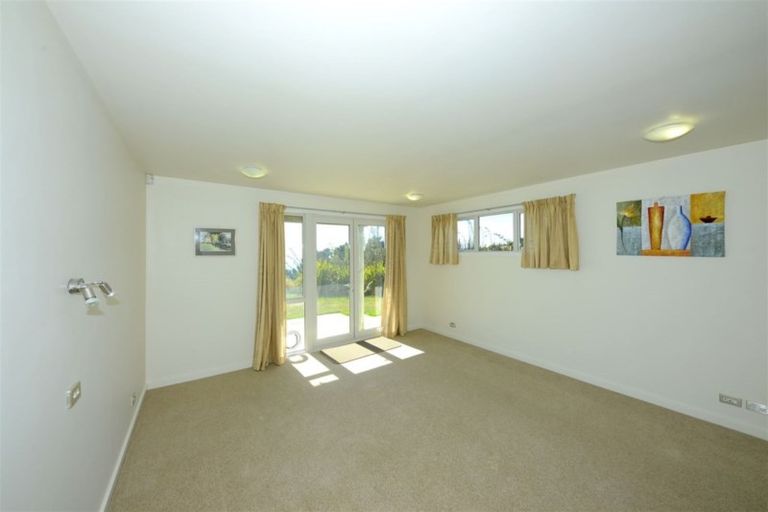 Photo of property in 4 Clearview Lane, Mount Pleasant, Christchurch, 8081