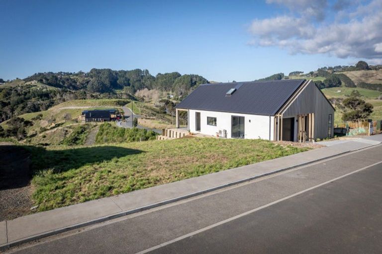 Photo of property in 9 Kapokapowai Street, Raglan, 3225