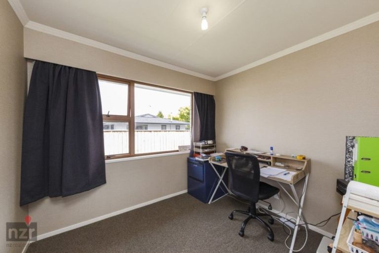 Photo of property in 23a John F Kennedy Drive, Milson, Palmerston North, 4414