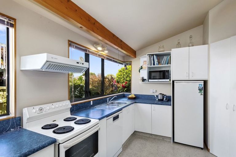 Photo of property in 9b Bay Drive, Titahi Bay, Porirua, 5022