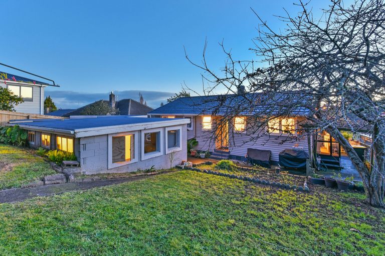 Photo of property in 14 Buller Crescent, Manurewa, Auckland, 2102