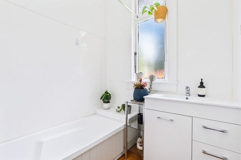 Photo of property in 37 Clifford Street, Dalmore, Dunedin, 9010