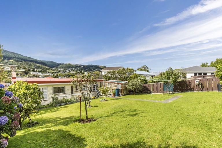Photo of property in 353 Main Road, Tawa, Wellington, 5028
