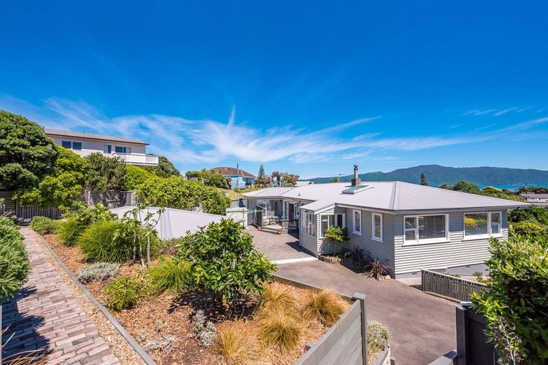 Photo of property in 16 Webber Street, Paraparaumu Beach, Paraparaumu, 5032