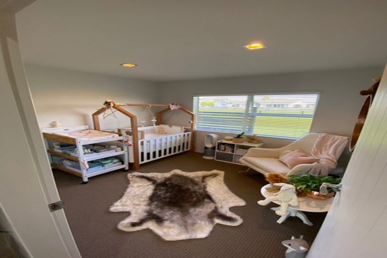 Photo of property in 10 Hoihere Drive, One Tree Point, 0118