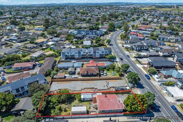 Photo of property in 731 Massey Road, Mangere, Auckland, 2022