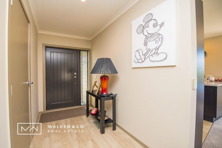Photo of property in 7 Percy Kinsman Crescent, Riverstone Terraces, Upper Hutt, 5018