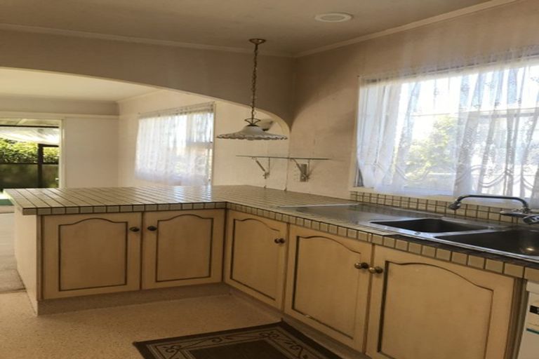 Photo of property in 6 Birdie Place, Red Beach, 0932