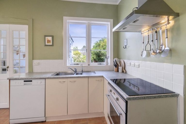 Photo of property in 25 Brandon Road, Glen Eden, Auckland, 0602