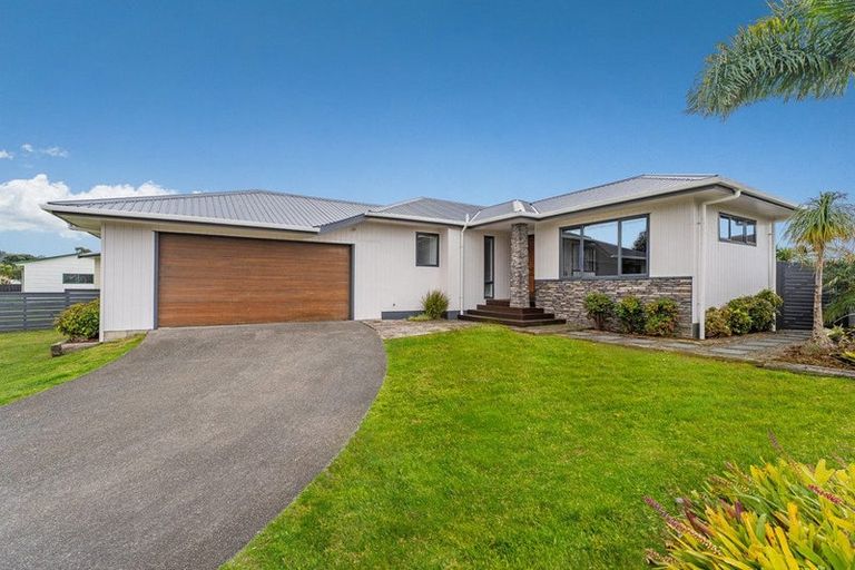 Photo of property in 11 Morcom Drive, Cooks Beach, Whitianga, 3591