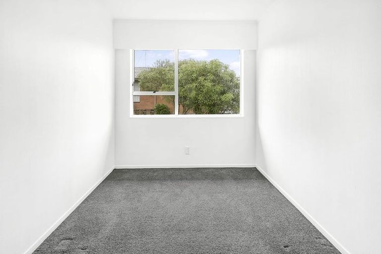 Photo of property in 50c Braid Road, St Andrews, Hamilton, 3200