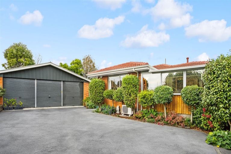 Photo of property in 21 Bidwell Place, Hillmorton, Christchurch, 8025