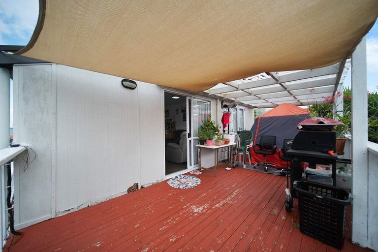 Photo of property in 2/23 Beihlers Road, Weymouth, Auckland, 2103