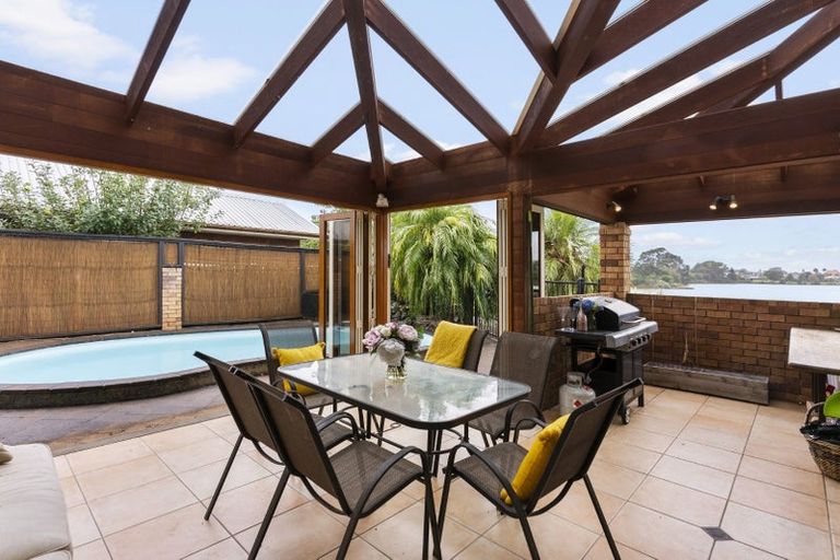 Photo of property in 15 Freelance Terrace, Pahurehure, Papakura, 2113