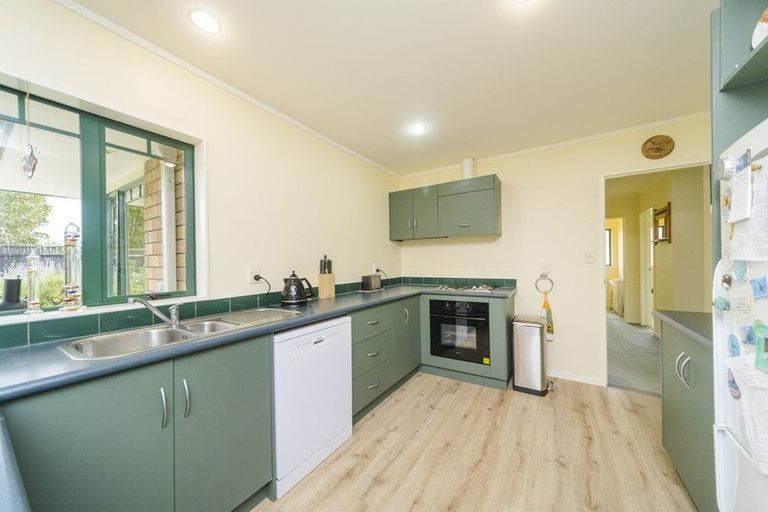Photo of property in 157 Ruapehu Drive, Fitzherbert, Palmerston North, 4410