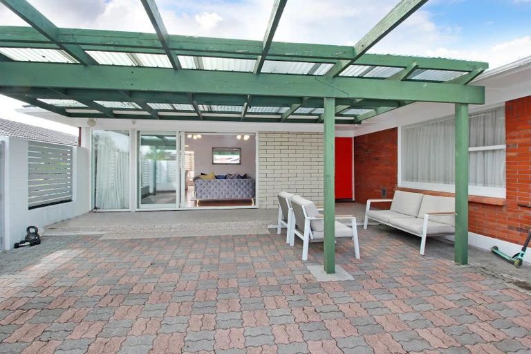 Photo of property in 24 Pooley Street, Pakuranga Heights, Auckland, 2010