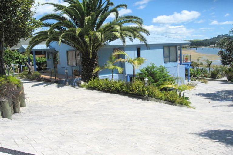 Photo of property in 16 Bush Point Road, Cable Bay, 0420