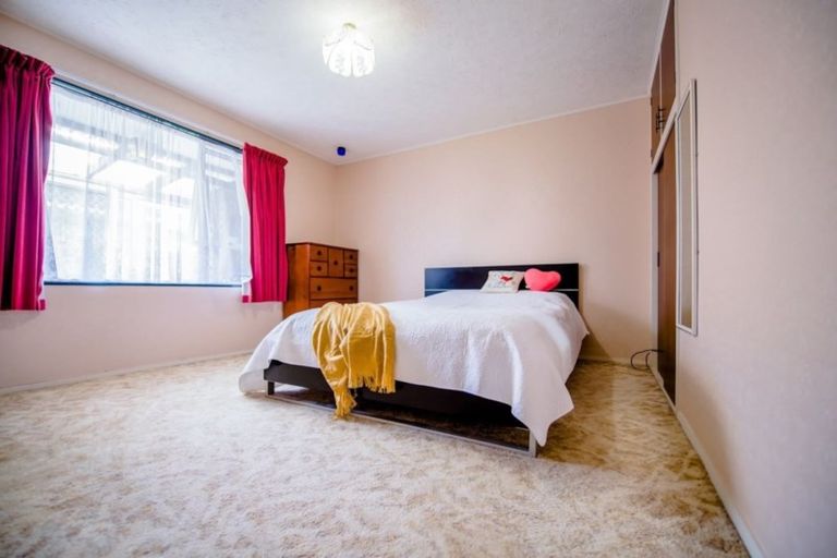 Photo of property in 1/53 Ambleside Drive, Burnside, Christchurch, 8053