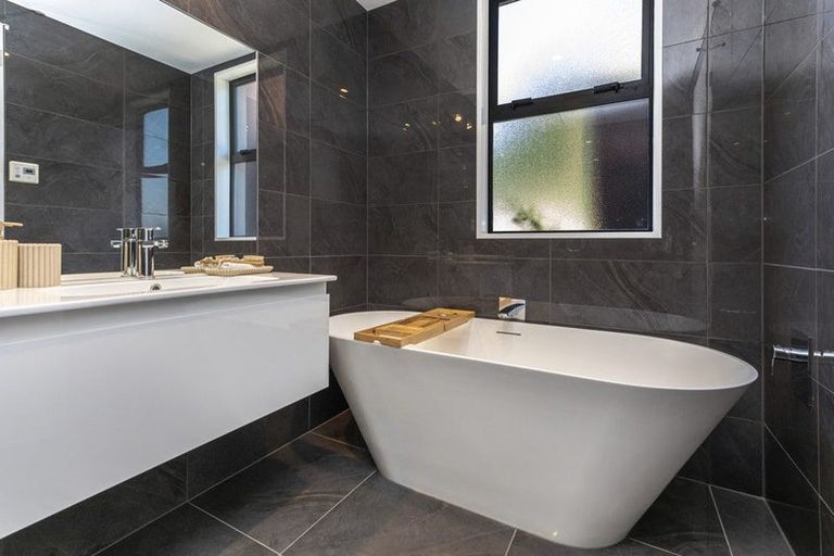 Photo of property in 1 Quarry Hill Terrace, Kennedys Bush, Christchurch, 8025