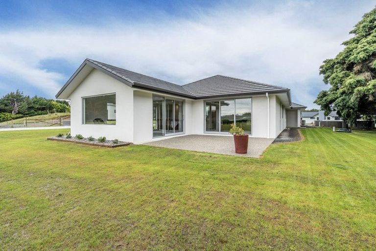 Photo of property in 92 Blairlogie Close, Otatara, Invercargill, 9879