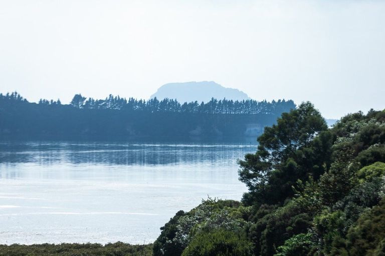 Photo of property in 30 Lakeside Terrace, Omokoroa, 3114