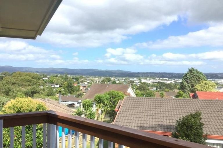 Photo of property in 1/13 Sunhill Road, Sunnyvale, Auckland, 0612