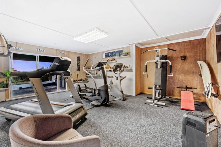 Photo of property in 62 Parr Terrace, Castor Bay, Auckland, 0620