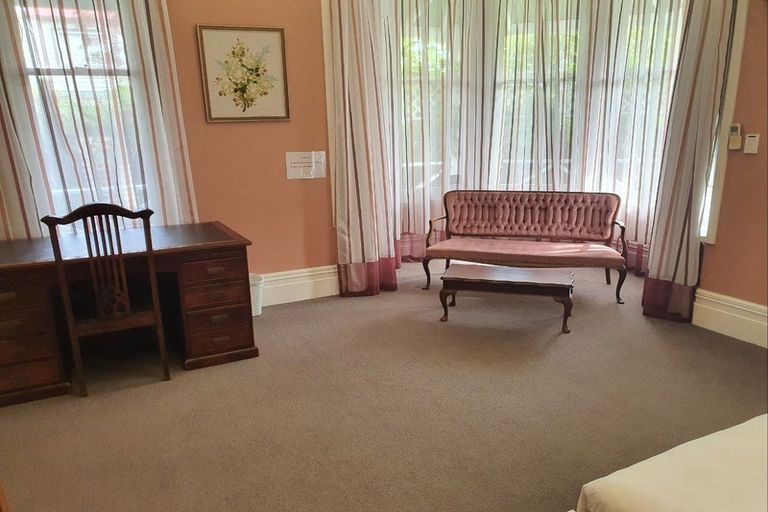 Photo of property in 27 Holly Road, St Albans, Christchurch, 8014