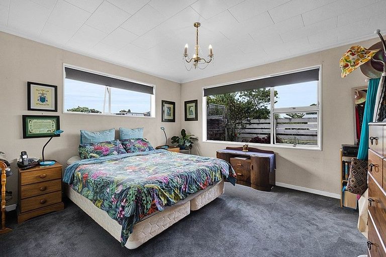 Photo of property in 26 High Street East, Waitara, 4320