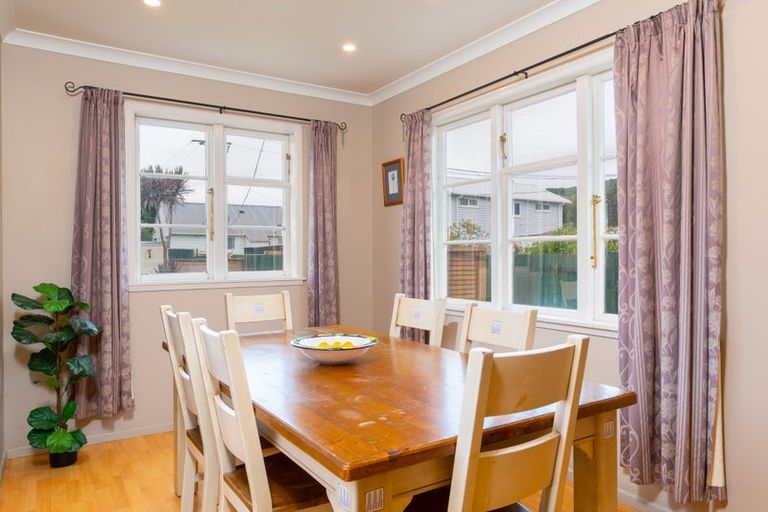 Photo of property in 27 Hewer Crescent, Naenae, Lower Hutt, 5011