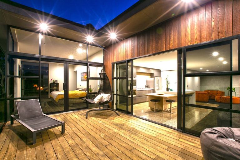 Photo of property in 298 Courtenay Street, Strandon, New Plymouth, 4312