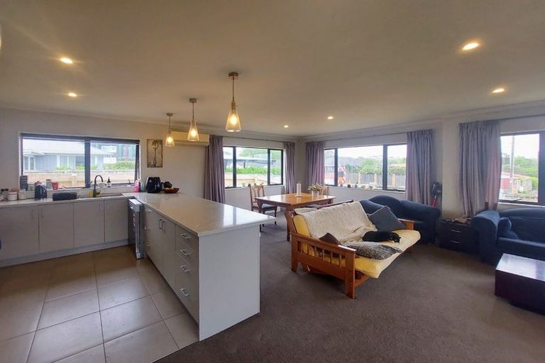 Photo of property in 9 Tapu Road, Huapai, Kumeu, 0810