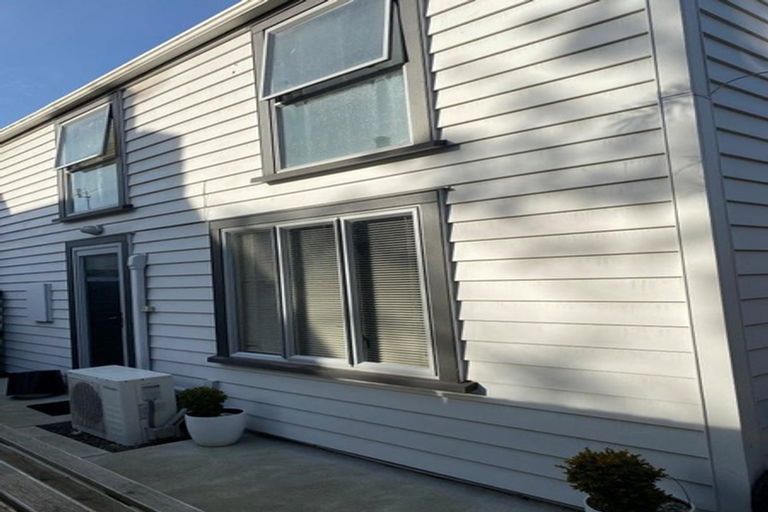 Photo of property in 327 Barbadoes Street, Christchurch Central, Christchurch, 8011