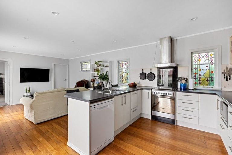 Photo of property in 1/212 Centreway Road, Orewa, 0931