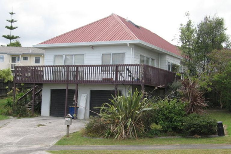 Photo of property in 104 West Harbour Drive, West Harbour, Auckland, 0618